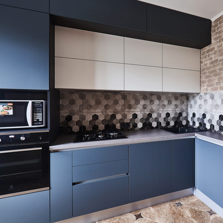 Кухня из двух цветов 